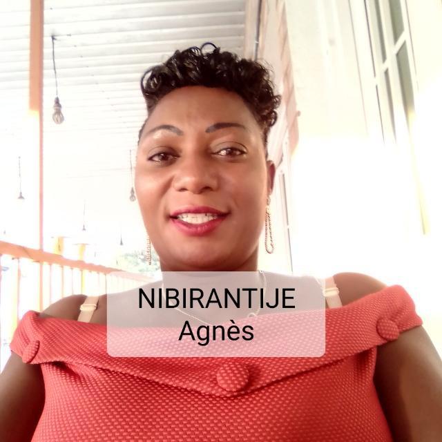 RuberinyangeM's tweet image. 1.❗ARATABARIZWA❗
#Nibirantije_Agnès,Umunwanyi w'Umugambwe @BurundiCnl,yar'arongoye abakenyezi ba CNL mu @KayanzaProvince,akabariho avuka muri Komine na Zone #Kayanza nyene ku mutumba #Musave.Yaraye afatiwe mw'isoko nkuru ya #Ngozi ejo ku wa 10.03.2024,akaba yarikumwe n'abandi.