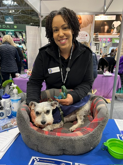 Miniature Schnauzer, Beattie, our Stress Relief Officer, was ‘lapping up’ the fuss on our stand @Crufts over the weekend. We received a steady flow of donations and thanks to the generosity of visitors we raised over £555! Read the full story here: bit.ly/3PemUTC