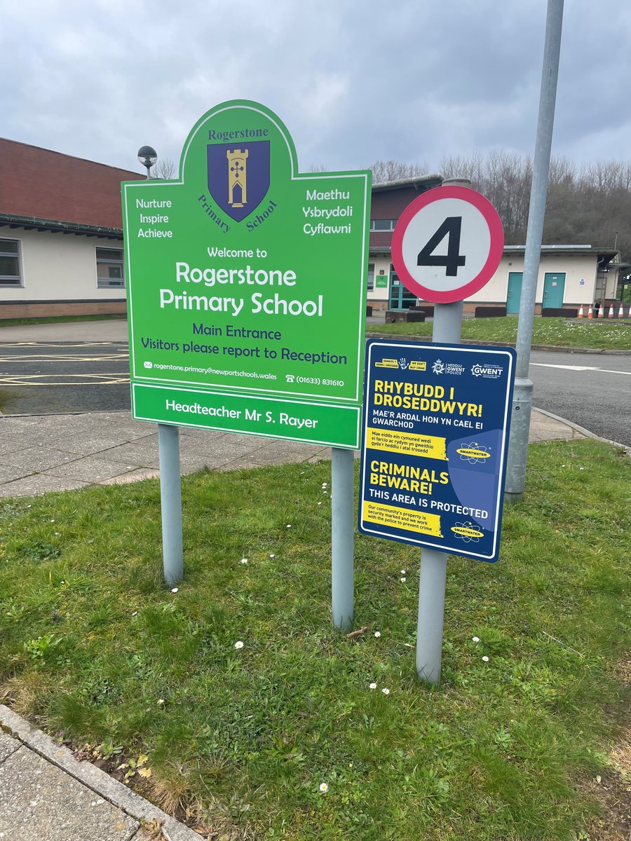 2nd visit to @RogPrmSch today to speak to their #HeddluBach & noticed the #SmartTrace sign proudly being displayed. We spoke about the role of the Crime Scene Investigators and @gpoperations team! Lots of creative questions asked by the pupils too! @GPNewport @GP_WDBC