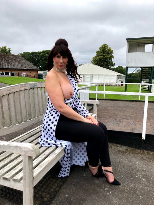 My new photoset is live. Login and enjoy!  https://t.co/mhB0UCpFv9 https://t.co/WL4s7XI1SS