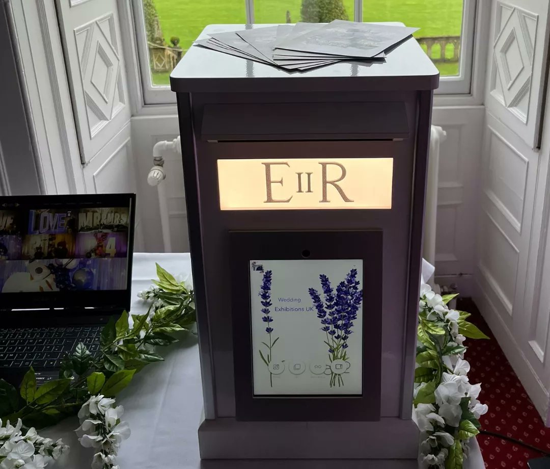 The other weekend we were at <a href="/MadingleyHall/">Madingley Hall & Gardens</a> for <a href="/WedExUK/">Wedding Exhibitions UK</a> very much enjoyed meeting lots of people in their planning stages of their special day. Contact us for your decor &amp; AV needs for your wedding day
#weddingfair #weddings #weddingdecor #weddingav #audiovisualhire #decorhire