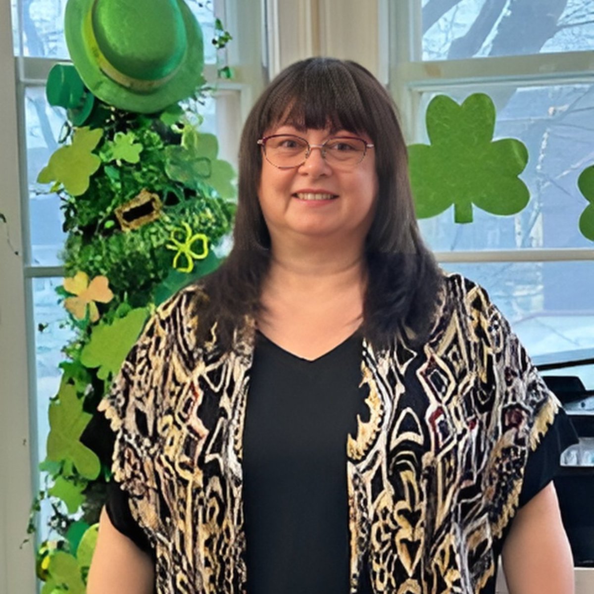 Meet Ivy! She has worked at Emmanuel House for over 20 years as a clinical social worker offering group + individual counseling to adults with mental health & addictions challenges. We are lucky to have her. #StellasCircle #HopeLivesHere #SocialWorkMonth