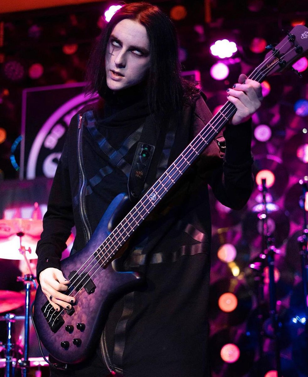 Happy birthday <a href="/jordanstorring/">jordan storring</a> of <a href="/LDGbandofficial/">Living Dead Girl</a> !!!