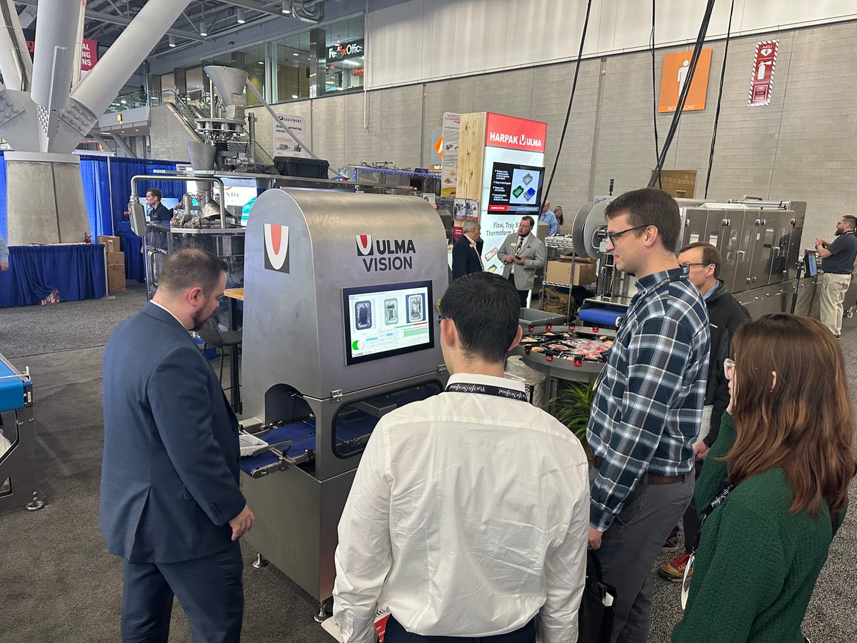 HarpakULMA's tweet image. "Day one at #SeafoodExpoNA was a hit! Live demos, top tech, and insights into the future of seafood packaging? Don’t miss out on our innovative solutions at Booth #581. Can’t make it? Explore our systems here: hubs.la/Q02nY7f70 🐟🦐🌊 
#SeafoodPackaging"