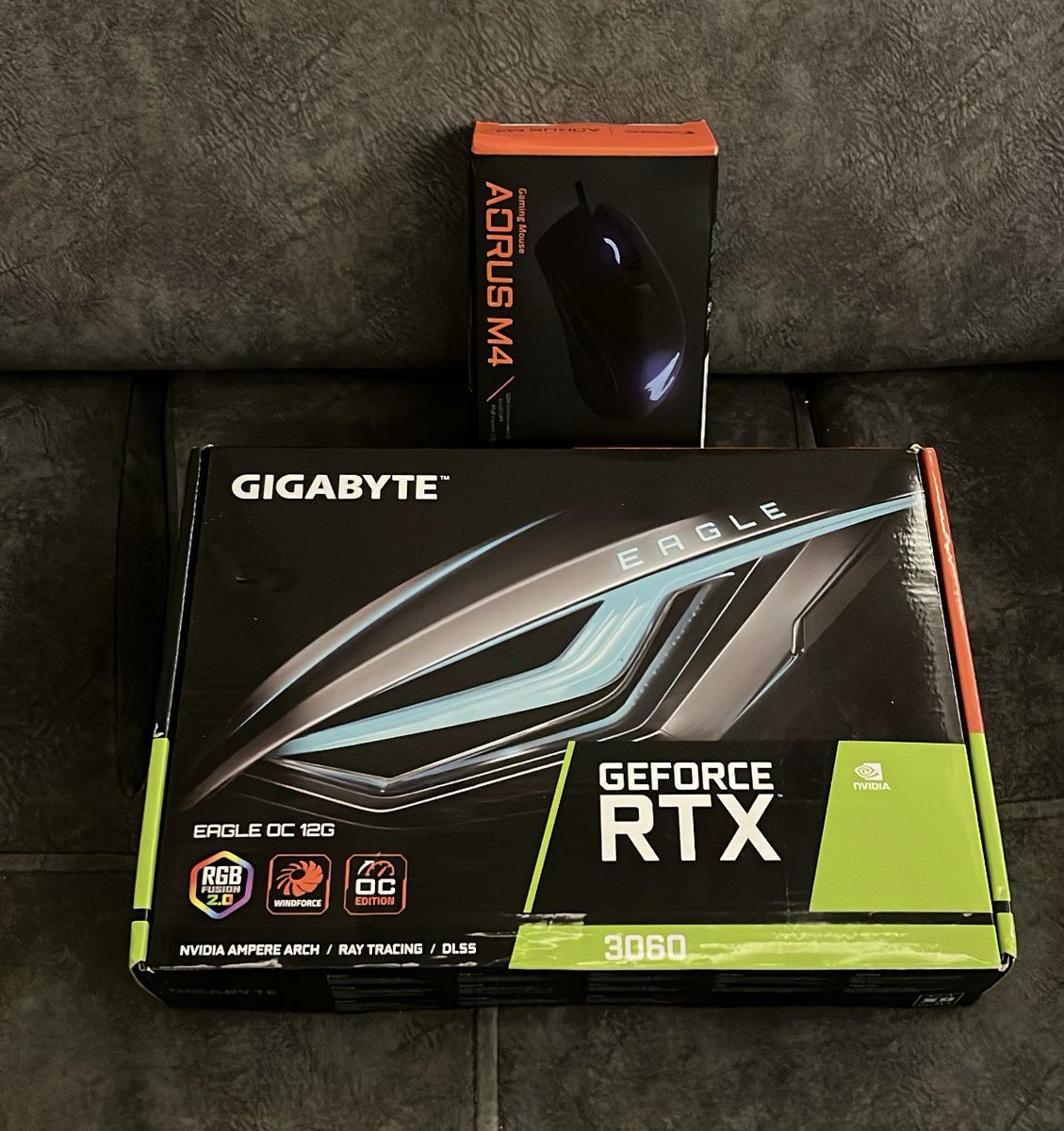 Hanimlar beyler… Ufak bir Ramazan hediyemiz var 😉 M4 Gaming Mouse ve RTX3060 kazanmak için @AORUS_TR yi takip edip bu tweete RT ve yorum atmanız yeterli 👍 Kazanan arkadaşlar @AORUS_TR hesabından duyurulacak… Hayırlı Ramazanlar.