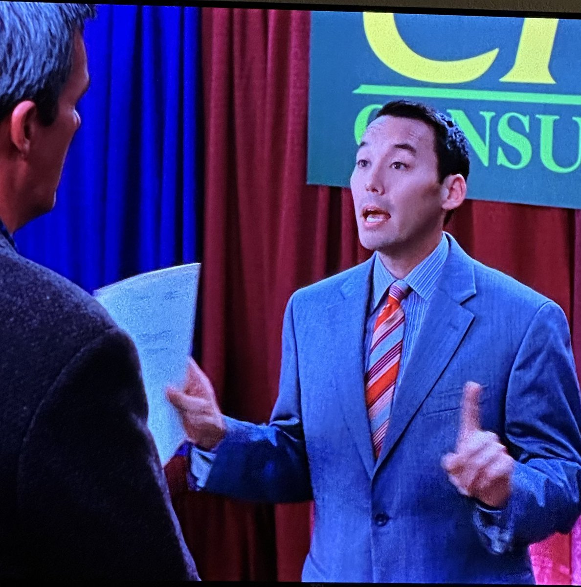 15 years behind but watching The Middle and see @stevebyrnelive “just trying to make a living.”