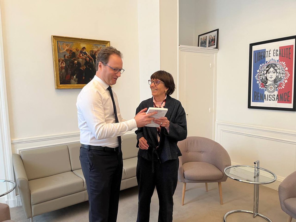 vdemontchalin's tweet photo. Une nouvelle page parlementaire commence !

Je prends aujourd'hui le relais de @guillaumekasba en effectuant mes tous premiers pas à l'@AssembleeNat en tant que députée de la 1ère circonscription d'Eure &amp; Loir. 

Au travail !

@DeputesRE 
#circo2801 https://t.co/YfquKKn08n