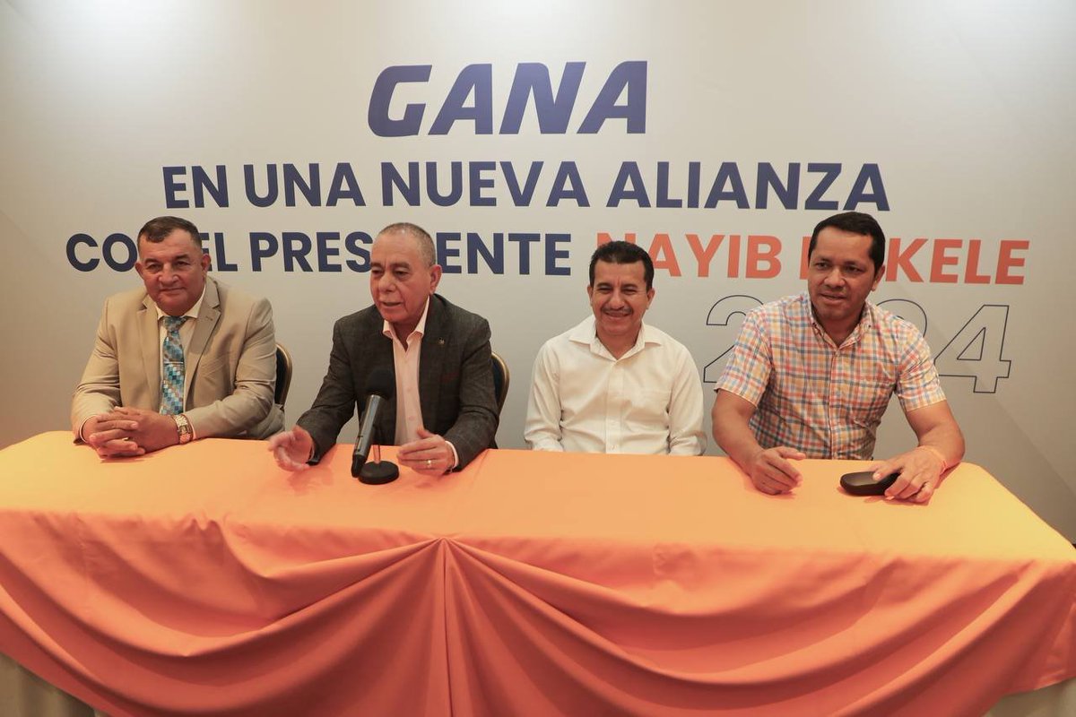 #EleccionesElSalvador2024 Los alcaldes electos del partido <a href="/GANAOFICIAL/">PARTIDO GANA</a> reiteran que trabajarán de la mano con el gobierno del presidente <a href="/nayibbukele/">Nayib Bukele</a>. Fotos: Francisco Campos/#DiarioES