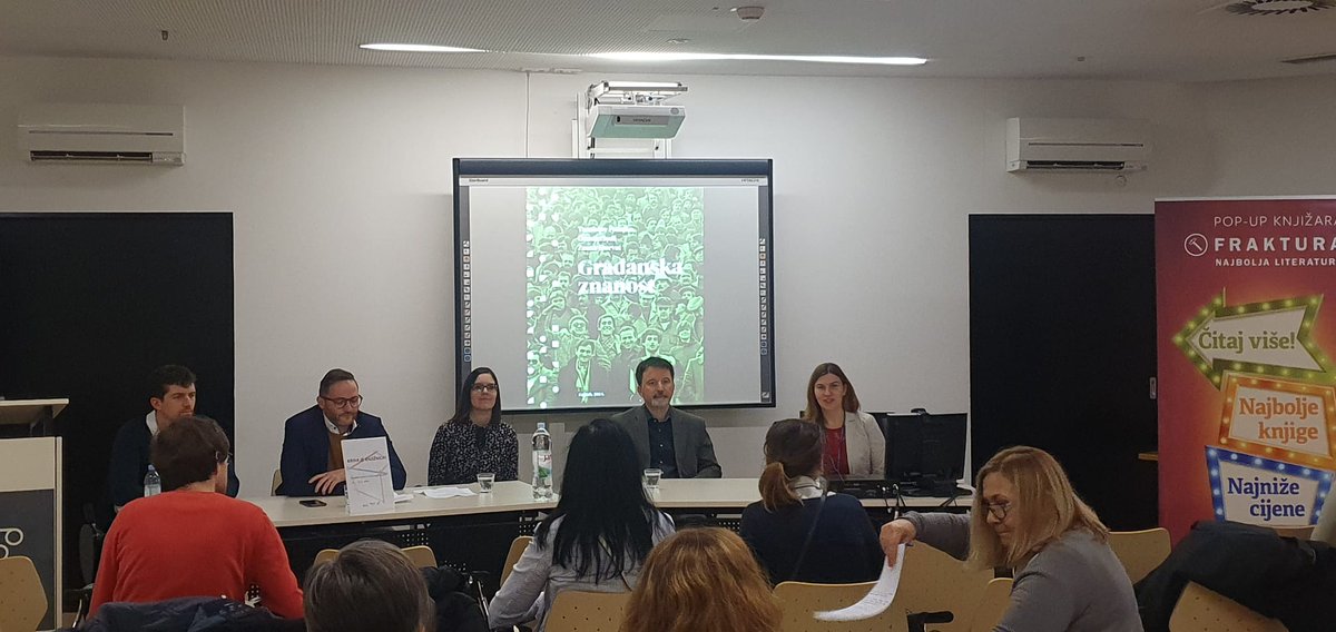 Excited to have discussed #CitizenScience in libraries with the authors of 'Citizen Science' book at the 'Kriva je knjižnica' conference. 📚