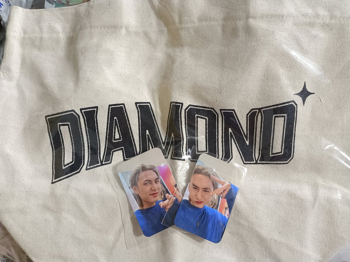 Tangkwa_ty97's tweet photo. อุแงงงงงเลิกงานกลับบ้านมาล่ะเจอสิ่งนี้น่ารักอ่ะ🥹
#18thDiamondBDAY
#diamondnrk_ https://t.co/MUWHk2xWfA