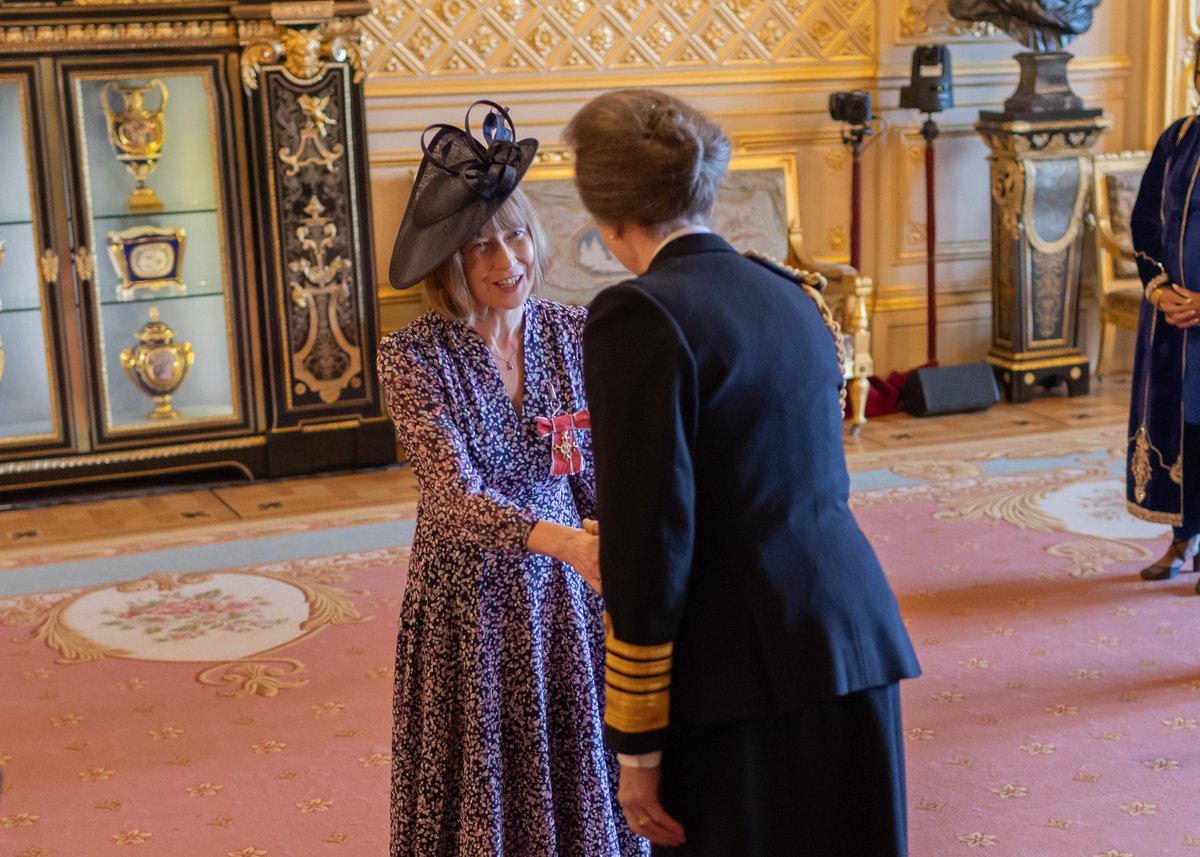 stgemmashospice's tweet photo. Last week, our Chief Executive Kerry Jackson received her OBE from HRH Princess Anne at an investiture ceremony at Windsor Castle. Kerry was named in the King's New Year Honours list for services to palliative and end of life care.
🧵(1/4) https://t.co/XmZSCrIkNT