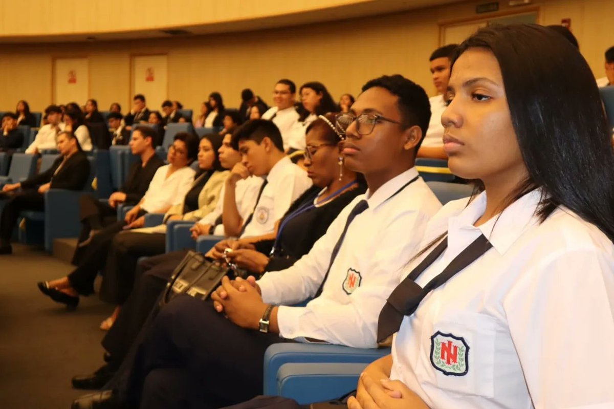 Con el fin de hacer docencia sobre el mundo diplomático y las negociaciones internacionales, @aspadepanama organizó el foro de debate estudiantil HACIA Democracy XXIX, dirigido a más de 300 alumnos de educación media del sector oficial y particular de Panamá y América Latina.