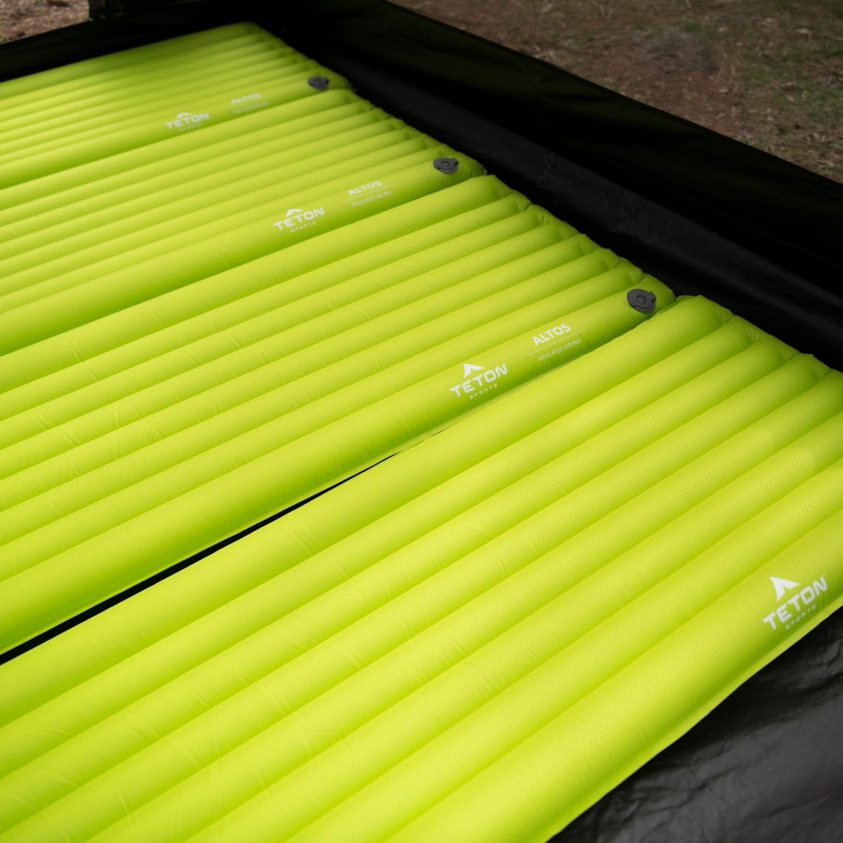 Cold nights? Not on our watch! ❄️😴 The Altos Insulated Sleeping Pad keeps you warm and cozy, no matter how chilly it gets⁠
⁠
#teton #tetonsports #adventuregear #camping #happycamper #getoutside #mountains #backpacking