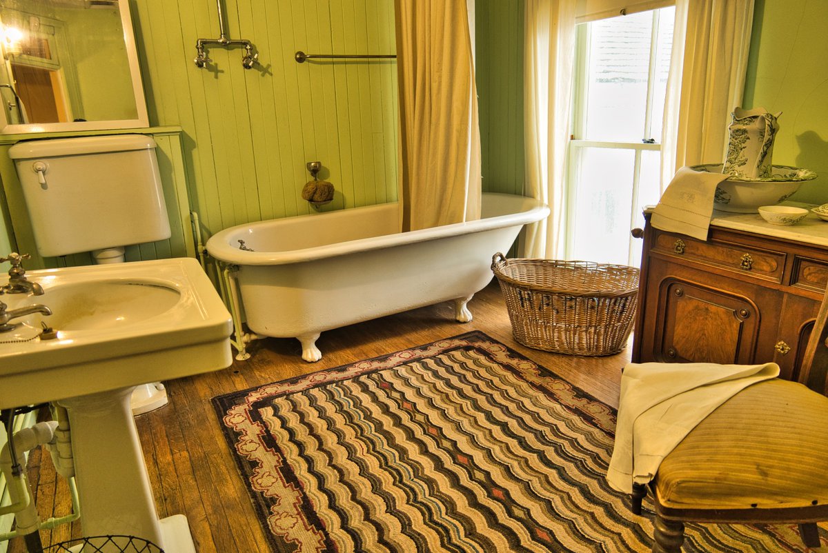 Today is #WorldPlumbingDay and we're sharing an image of the bathroom at Eldon House. The Harris' put bathrooms in the house in the late 1890s. This one is in the back upper hall. 

Photo by Jason Plant.

#LdnOnt #LdnMuse