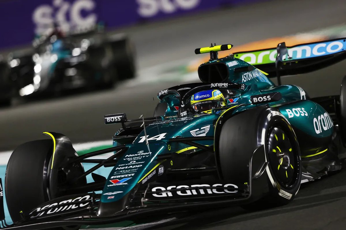 🚨 Mike Krack, sobre la defensa de Alonso sobre Russell.

"Básicamente, para Fernando se trataba de esforzarse lo suficiente para que fuera suficiente. Pero no sé dónde seguía encontrando las [centésimas]"

[<a href="/motorpuntoes/">Motor.es</a>]