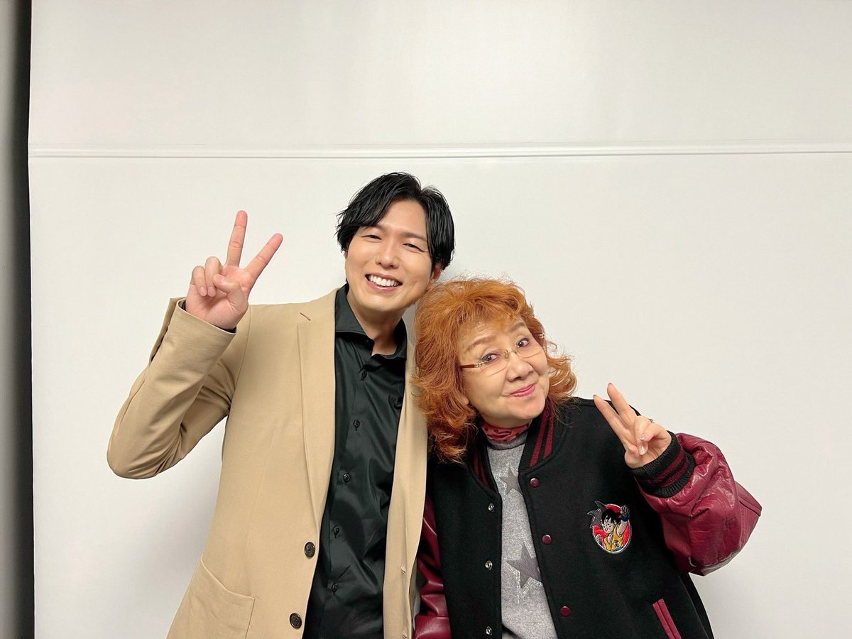 aoni_official's tweet photo. #神谷浩史

【フジテレビアニメラインナップ発表会2024】
〈3月11日(月)開催〉

『#うる星やつら』諸星あたる役として出演させて頂きました！
現在第2期が絶賛放送中！
今週14日(木)は33話、25:05〜25:35放送！
ぜひお楽しみに⚡️
写真はソロと会場で一緒になった #野沢雅子 とツーショット📸 https://t.co/4ciHHmpeyJ