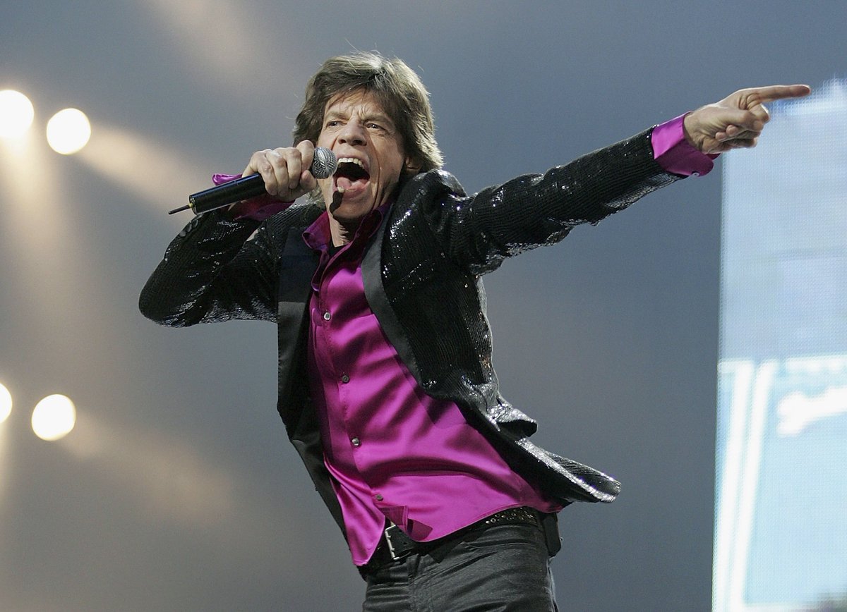 RollingStone's tweet photo. .@_PesoPluma's manager calls him the “Mexican Mick Jagger.”

“The first time I saw him perform, on a stage, even in a practice, I was blown away by the charisma that he had.”

Story: https://t.co/dTNWsEFo4x https://t.co/1act9MipHo