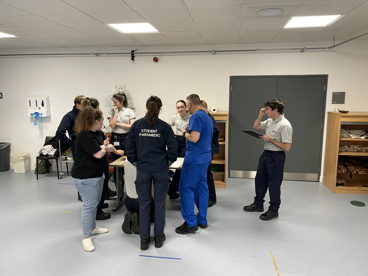 Great fun running the medical major incident exercise this morning. Feedback included ‘good fun exercise, able to give us some indication of the stresses of other health agencies’. Thanks to students for being so engaged. @RGUParamedics