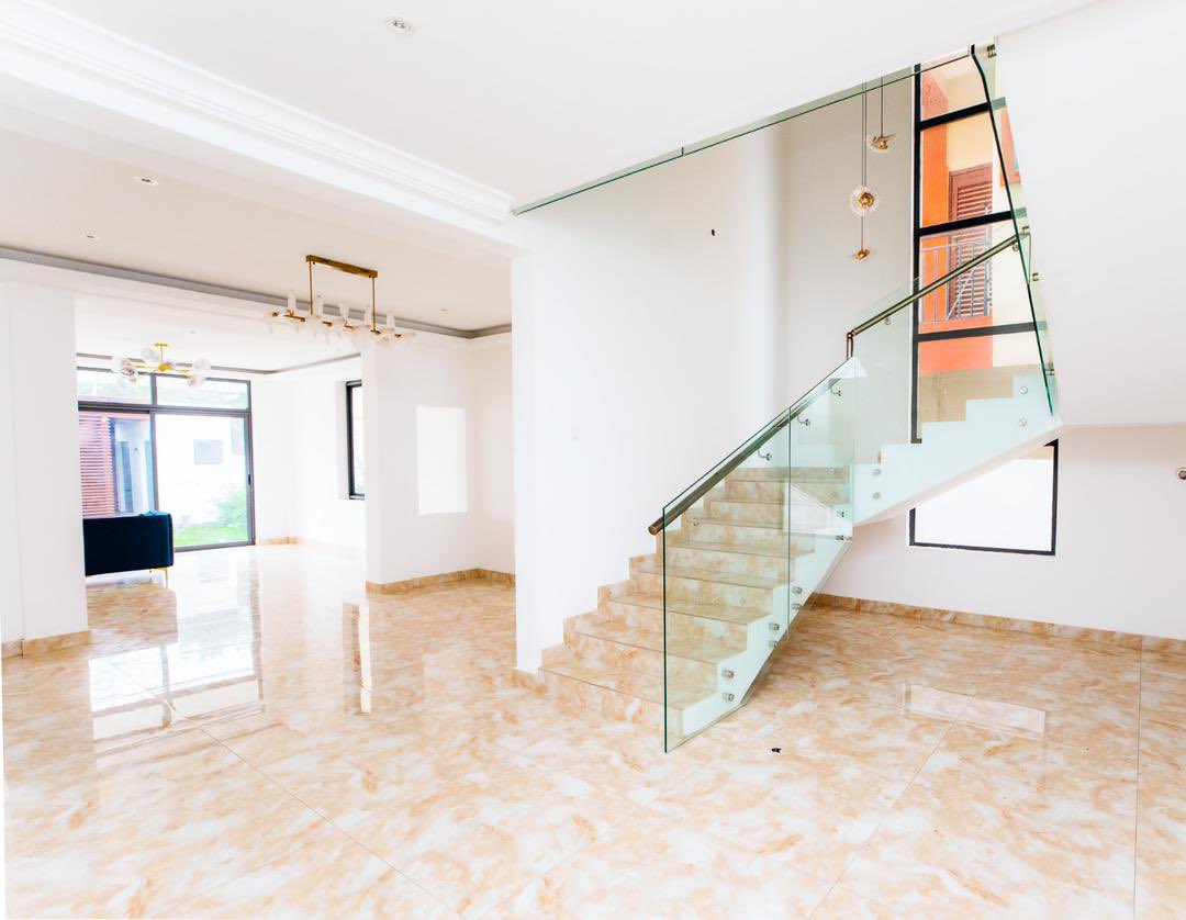 FeruzaSaba's tweet photo. 🔔🔔New Listing!

✅4 bedroom town house for sale 

✅Location: East Legon

✅Price: 650,000USD

Visit our website for more properties( website link in our bio)

#newlisting #eastlegon #proptis #listonproptis #buyonproptis #ghanaproperties #houseforsale https://t.co/hAQ69GbmLO