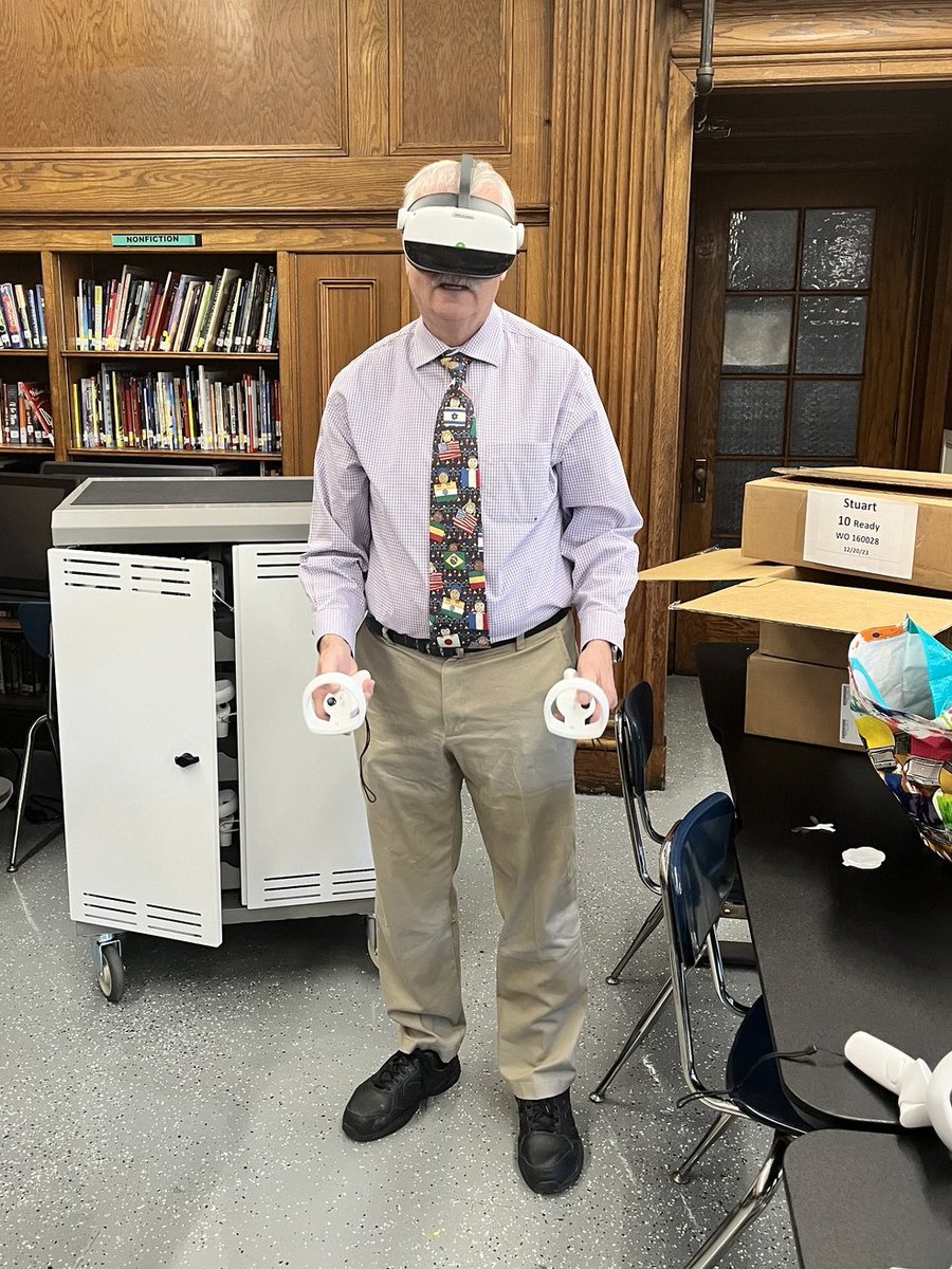 Mr. Cook, an 8th-grade Algebra teacher at Gilbert Stuart MS, is bringing math to life with the latest Augmented Reality sets! 📚➕👓 #ImmersiveLearning #AlgebraInAR #EdTech @gilbertstuartms @MSzone_PPSD @pvdschools