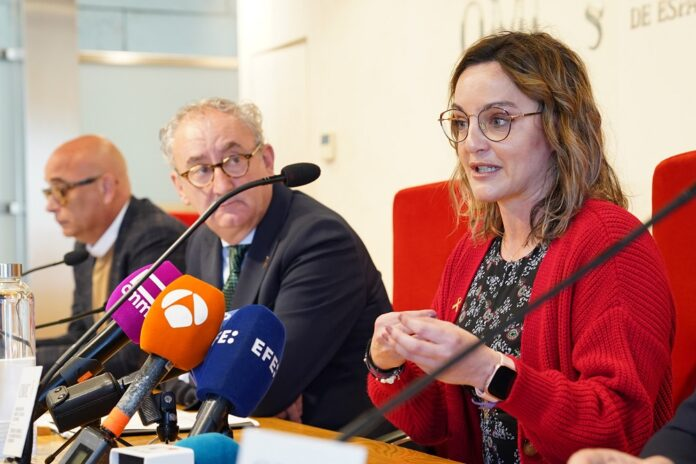 GuardonSara's tweet photo. 💜Dra. Victoria Muñoz, médica en #CiudadReal “El daño que produce una agresión no es sólo físico, también psicológico y ese daño es el que más tarda en curarse” 
Gracias por tu valentía al contar tu historia.

@ColegioMedCReal 
#StopAgresiones 
Testimonio:
https://t.co/uDzEGqQwjv https://t.co/dszBwxPh05