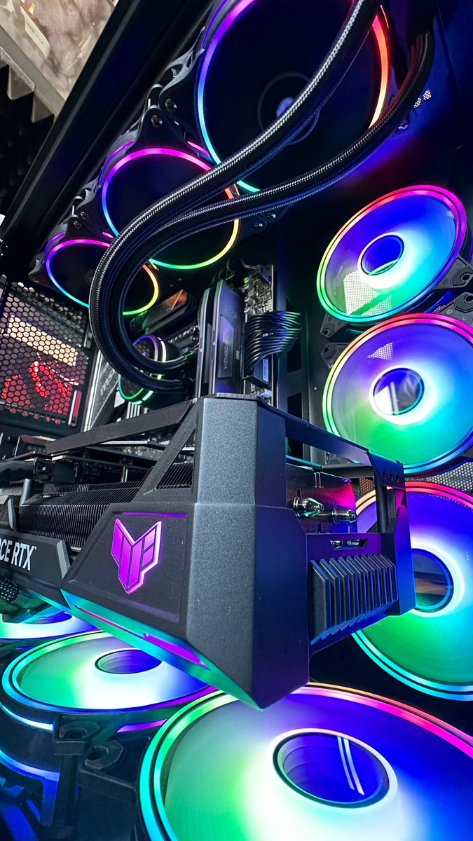 ᵂᴱᴿᴮᵁᴺᴳ 
Dank <a href="/systemtreff/">Systemtreff_de</a> bin ich ab heute wieder voll ausgestattet! ❤️

Lieben lieben Dank für den neuen PC!
Nenne ihn liebevoll das Biest 2000!🕹️

Wer Interesse hat, hier entlang👉 shorturl.at/HKQT3