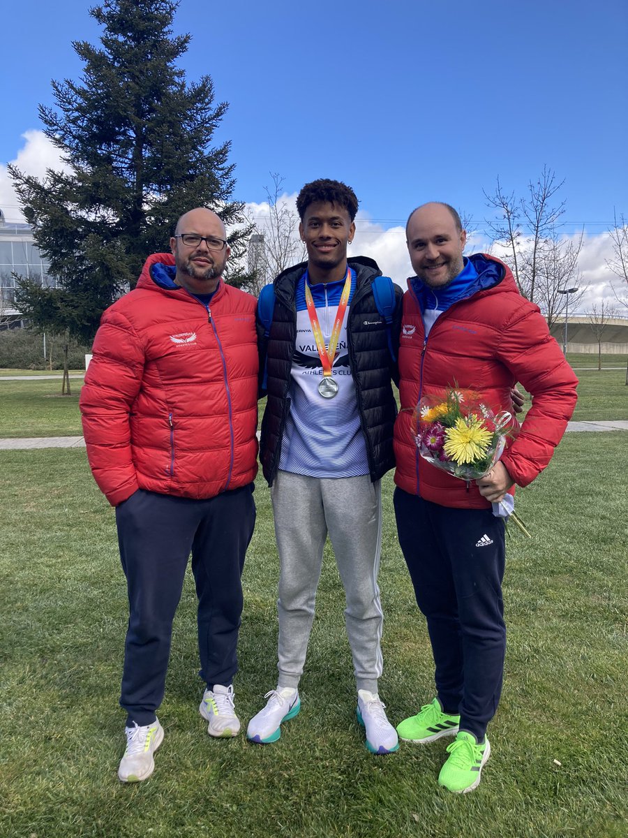 ValdepenasAC's tweet photo. *ASABU PINÉS, VALDEPEÑAS ATHLETICS CLUB SITEMAS VALCOM, SUBCAMPEÓN DE ESPAÑA SUB-20.* https://t.co/2StuiQwHnE https://t.co/D7m1TMQLbv