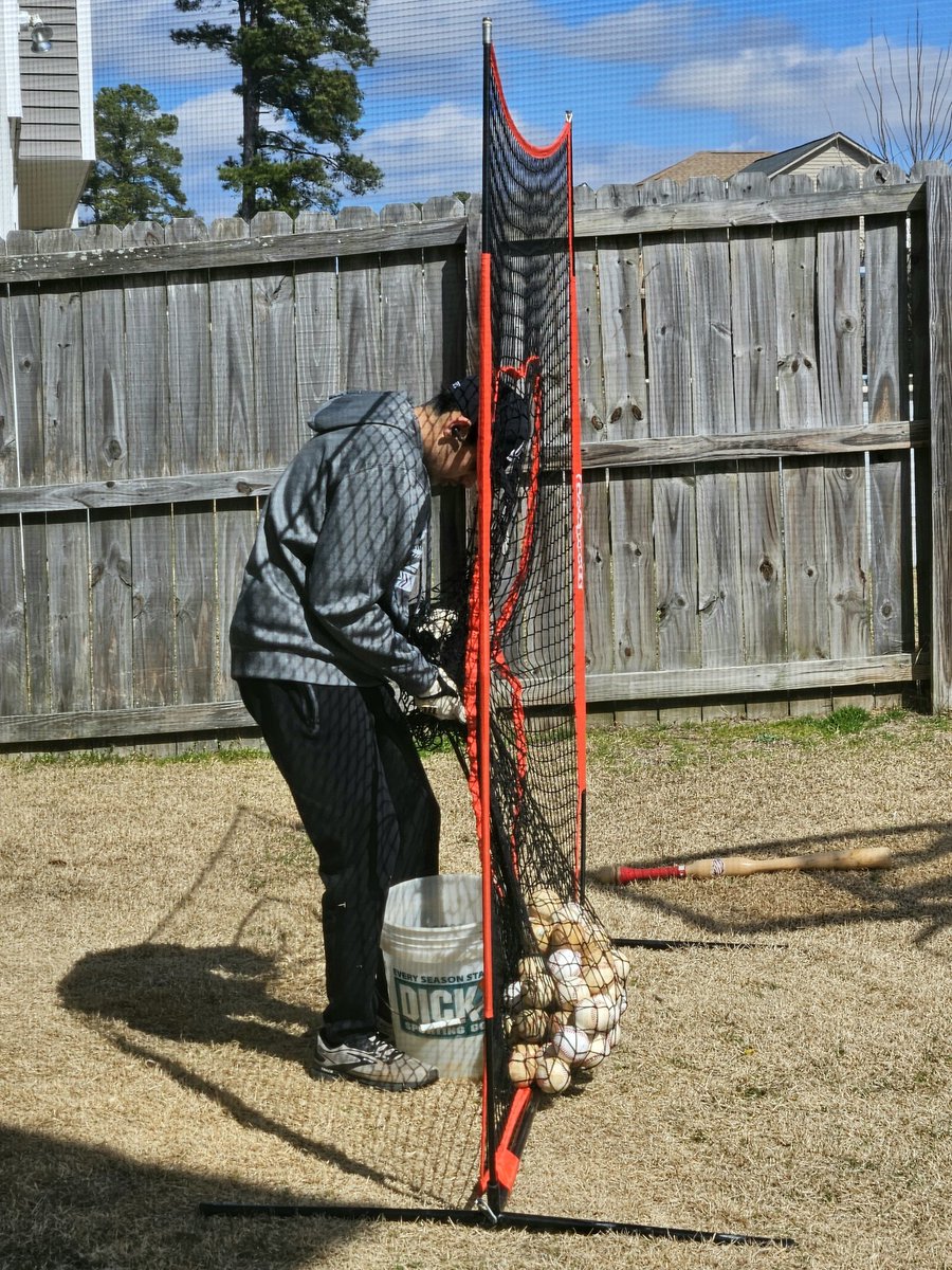 _SCBrown_'s tweet image. This kid is always putting in the work year round. He shows up at the field to put in the work in the off season. He always shows up early to practice. He just loves the sport of baseball and works hard⚾️ #MikeyB #nothingfancy
#jackbrittbaseball #crazyBballIQ #jackbritthighschool