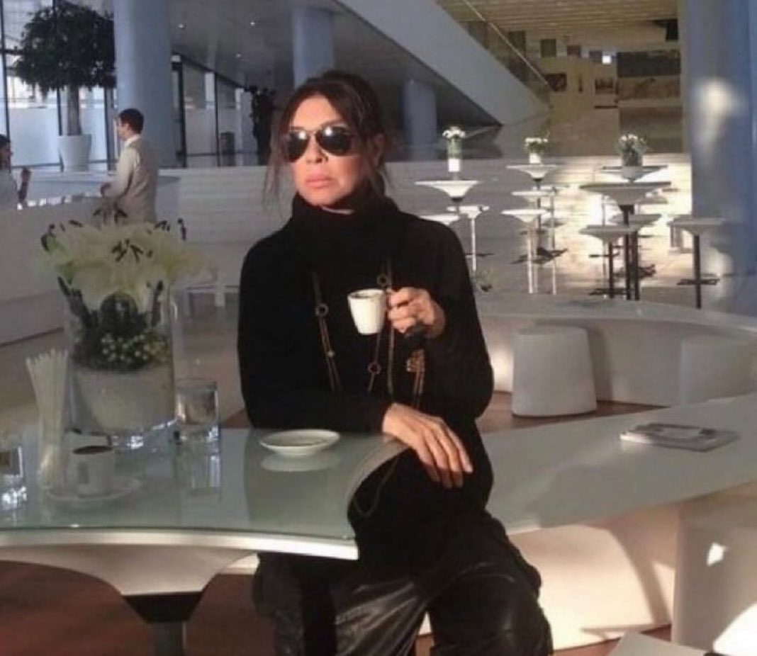 Arkadaşlarıma yaşam koçluğu yaptıktan sonra psikiyatride sıra bekliyorum