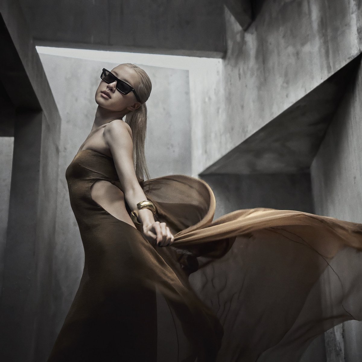 Rosé stuns for the #VFOscars portrait studio. 

📸: Mark Seliger