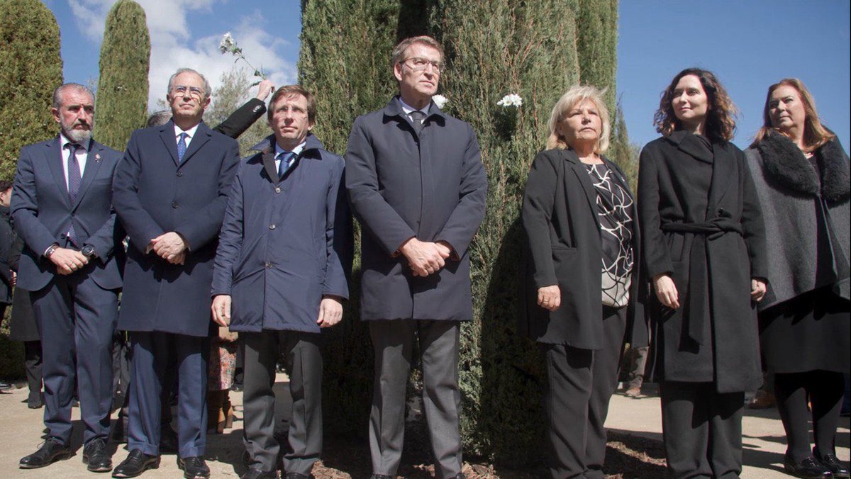 ⚫️ El presidente de la @AsambleaMadrid, @eossoriocrespo ha asistido al homenaje en recuerdo de las víctimas de los atentados terroristas del #11M en Madrid. 👉 También ha acudido al acto conmemorativo del Día Europeo de las Víctimas del Terrorismo organizado por la @_AVT_.