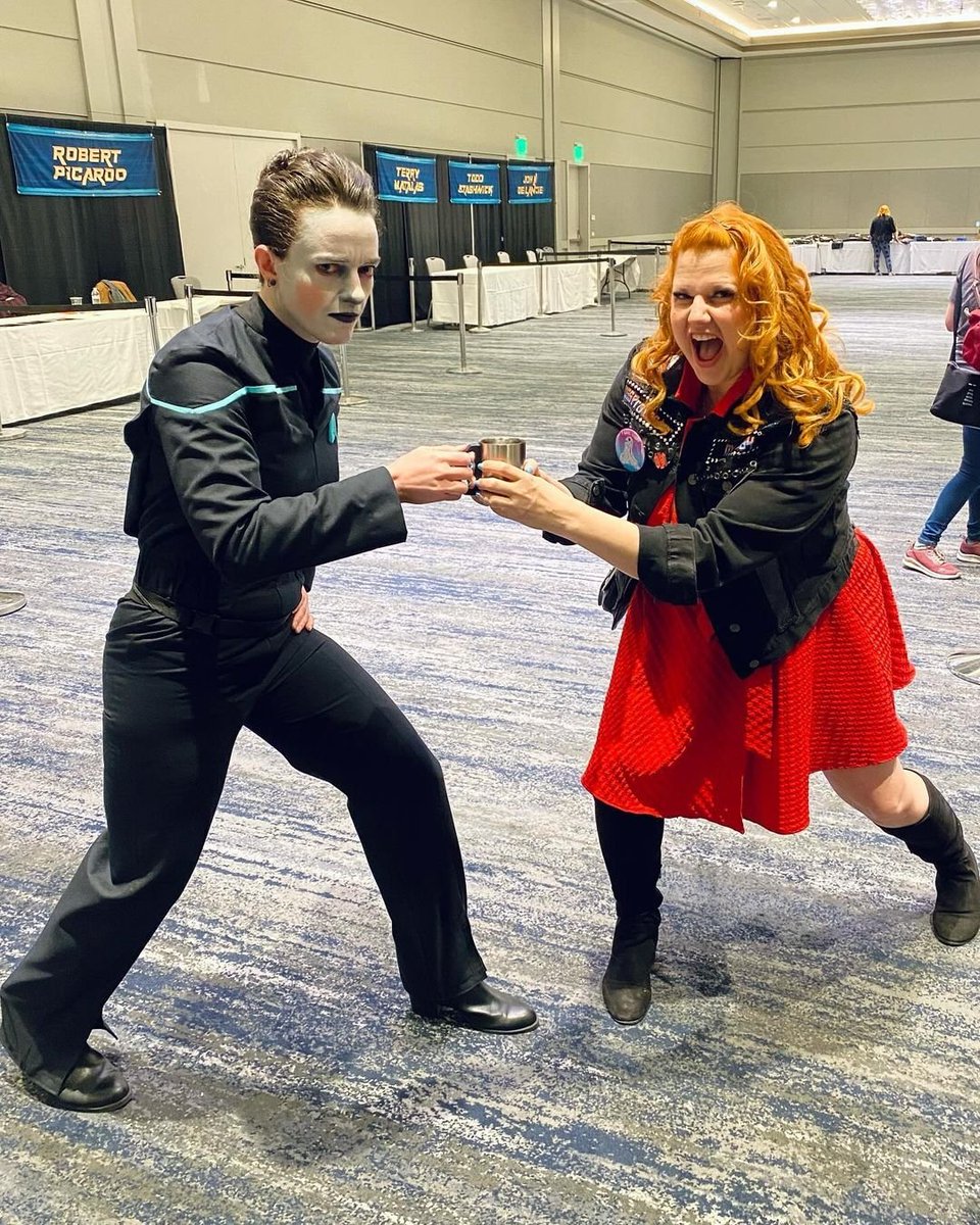 PromenadePod's tweet photo. It just got real.  Photo Courtesy of 
livelongdieprosperous (on Instagram) The USS Protostar Computer (incognito as the infinitely lovely @BonnieBellG) fighting to take away corrupted Hologram Janeway's coffee #startrekprodigy #stsf #deepcutsonly https://t.co/RmWjtvfry0