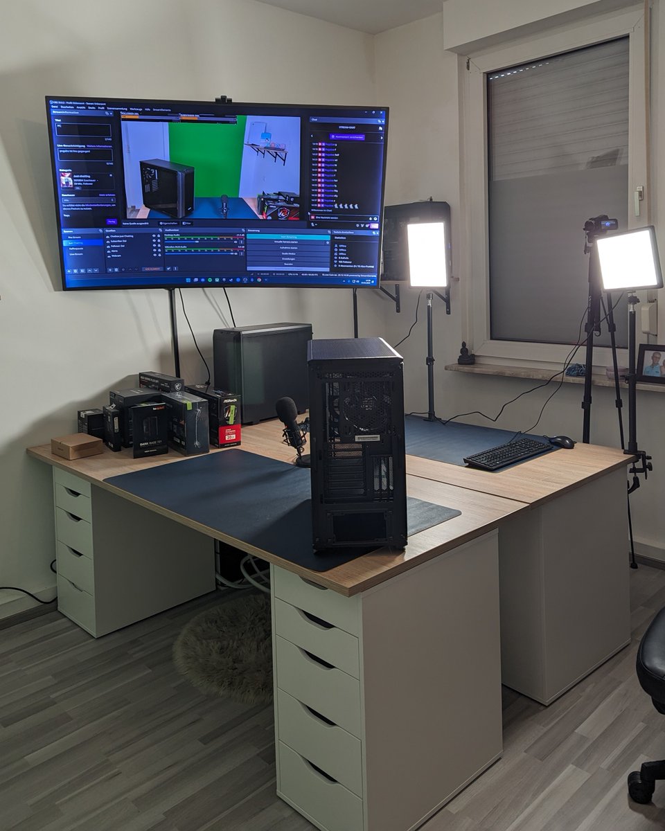 Morgen wird es um ca. 12:30 Uhr einen PC-Building-Stream mit <a href="/Mang0RL/">Mang0 🥭</a> auf meinem Twitch Kanal geben 😇 

Twitch.tv/Pnguinz

Ganz viel Liebe an jeden Einzelnen von <a href="/TrinitasEsports/">Trinitas Esports</a> die mit ihrer Hilfe dafür gesorgt haben, dieses Projekt so rasant schnell umzusetzen 💙