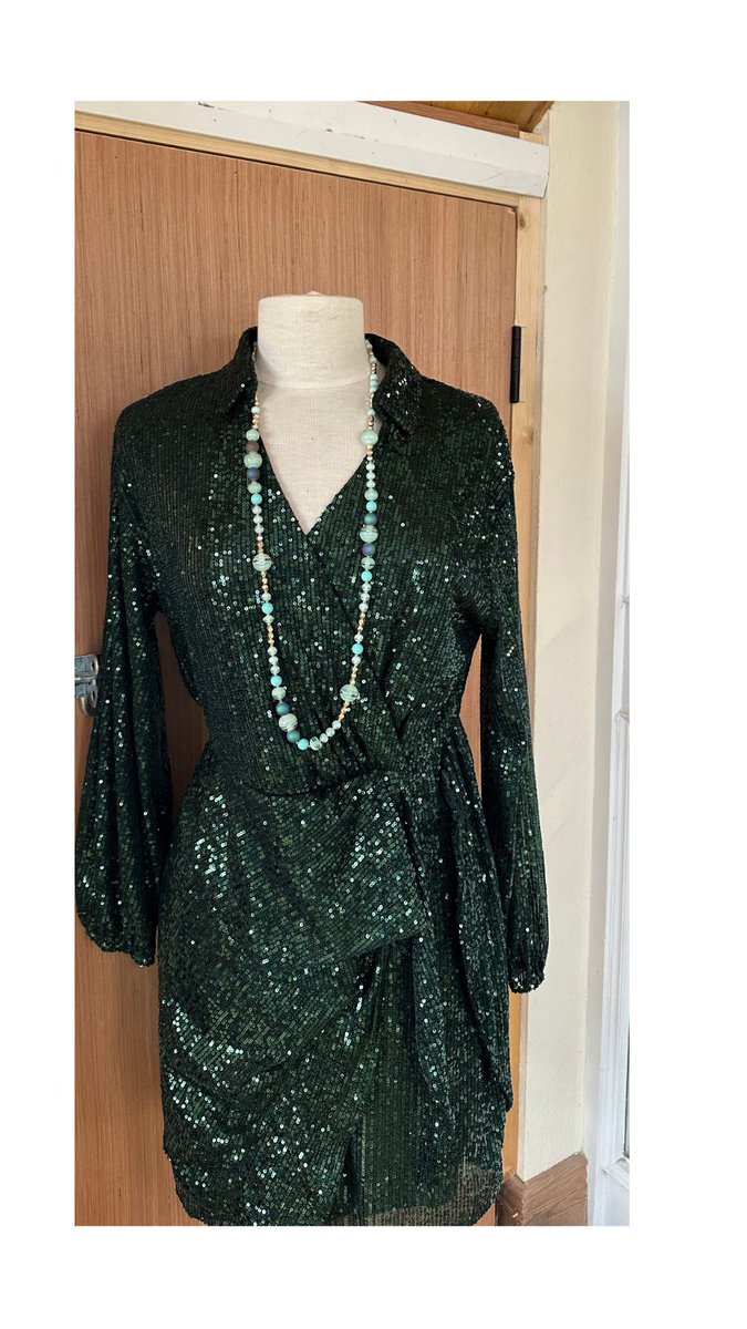 "Green never looked so good! 💚 #DressToImpress"