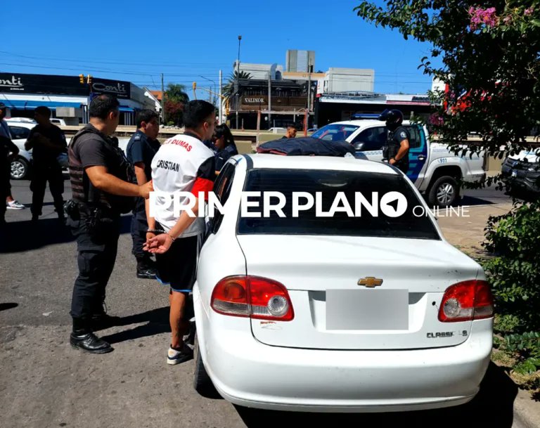 primerplanotv's tweet photo. 🚨 Echaron a un policía por amenazar a custodio en #PinardeRocha y circular con auto robado https://t.co/MbAlh5vFio https://t.co/fgDf2c0Y8A