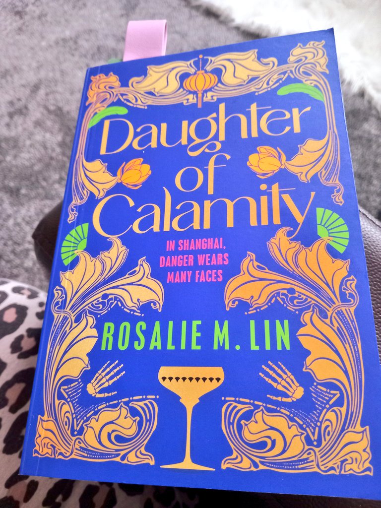 Spent a lovely day off reading mostly! 😍 I'm 50 pages into #DaughterOfCalamity and loving how descriptive it is! I can't wait to delve more into Jazz-Age Shanghai! Thank you, @UKTor, for my copy! ❤️ #BookTwitter #Currentlyreading