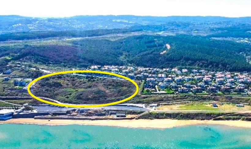 Tansu Çiller'in Kilyos'ta denize nazır konumdaki arazisinin statüsü bakanlık tarafından 'Doğal Koruma Alanı' iken 'Kontrollü Kullanım Alanı' olarak değiştirildi. Böylece arazide yapılaşmanın önü açıldı. (Oda TV)