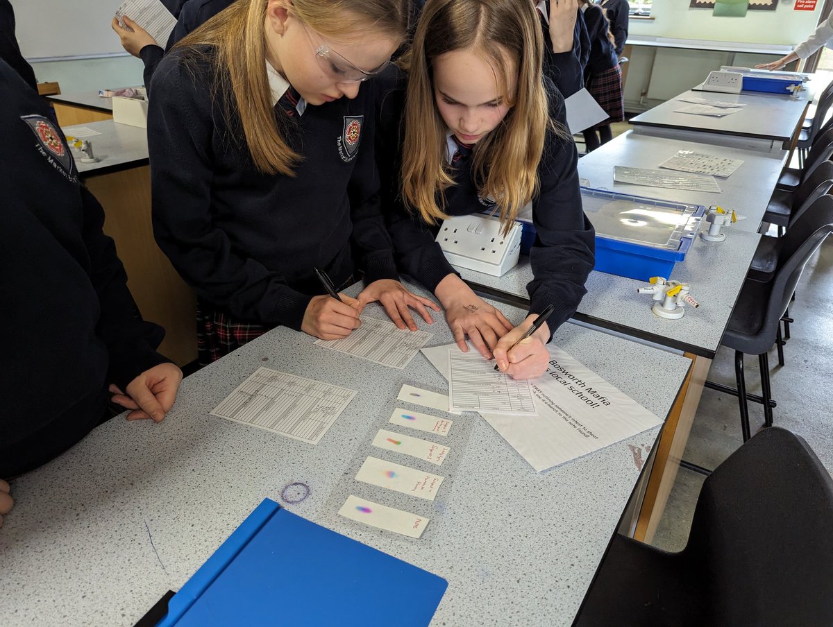 TMBS_Science's tweet photo. #BritishScienceWeek Day 1 at TMBS! Science Fayre with a fantastic turnout! #tmbs https://t.co/Kfad48Dh8e