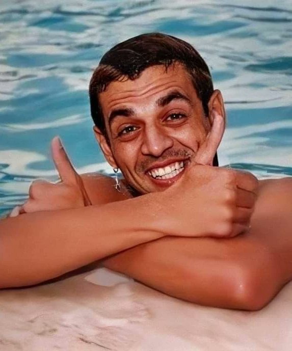 oPlanetaMamonas's tweet photo. Hoje, 11 de março, Samuel Reoli faria 51 anos, o genial baixista que conquistou corações com seu carisma e talento musical.

Que seu legado continue a inspirar e alegrar os corações de todos, hoje e para sempre.

Parabéns, Samuel! Valeu. https://t.co/8t13oQeQLN