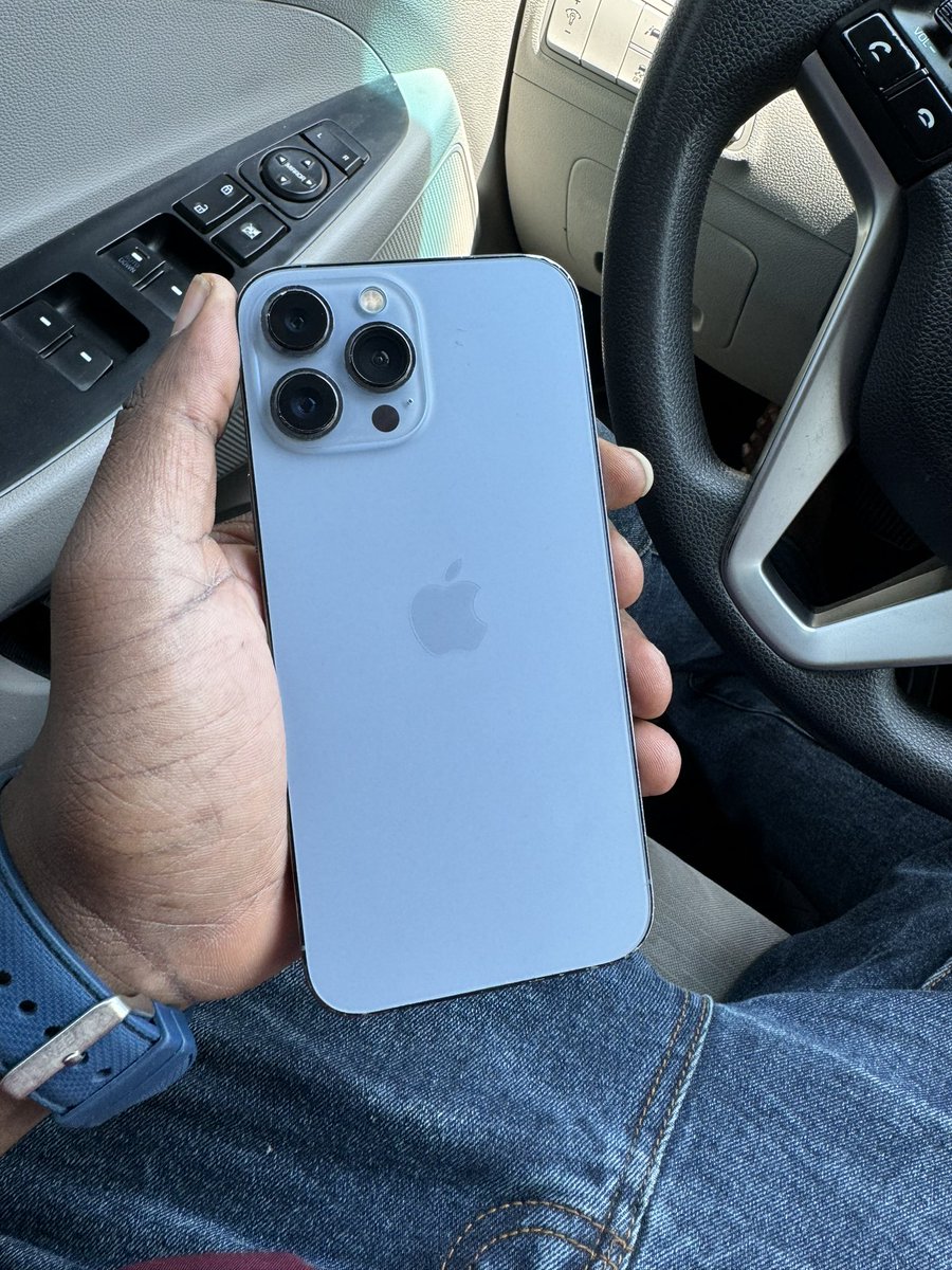 kofisikaa's tweet photo. iPhone 13 Pro Max 256gb Factory Unlocked 
89%🔋
Slight crack buttom left corner (check last frame)
Gh¢7199.99
Dm/call/WhatsApp/iMessage 0504988015 / 0547779861 https://t.co/yIWAeAJxdc