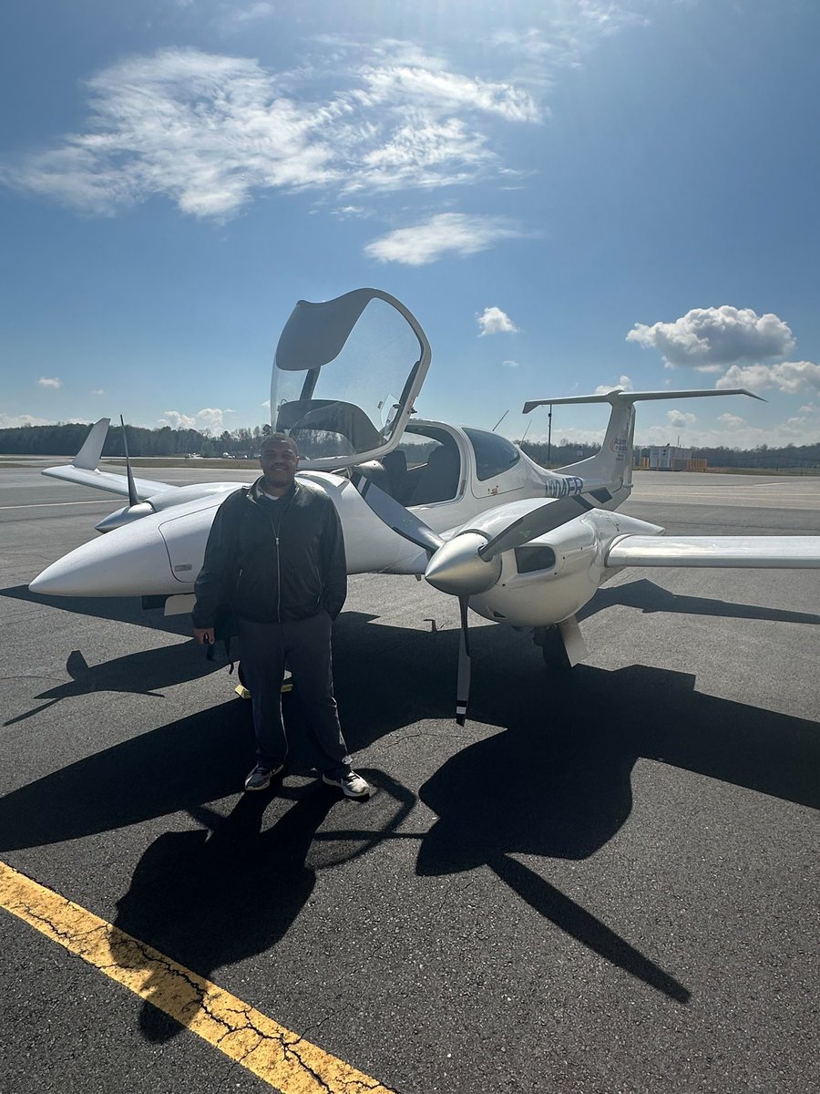 Celebrate achievement. AOA’s newest campus is open. Orlando/Kissimmee. Sunstate Powered by Academy of Aviation. #flyaoa