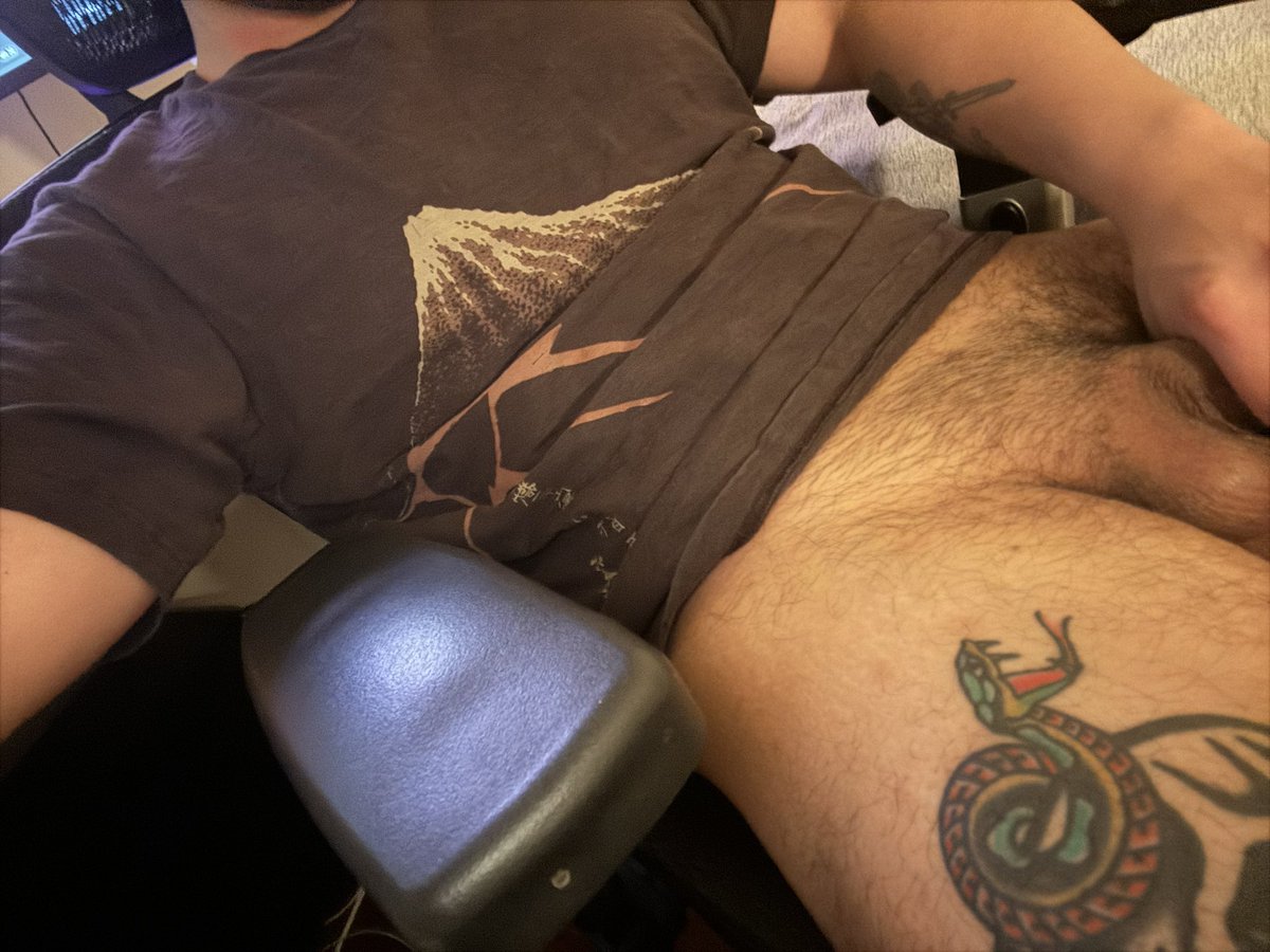 aegyoyo's tweet photo. Someone get rid of the horny demons 😩 (retweet for cock in ur dms) https://t.co/voVuhoPLaI