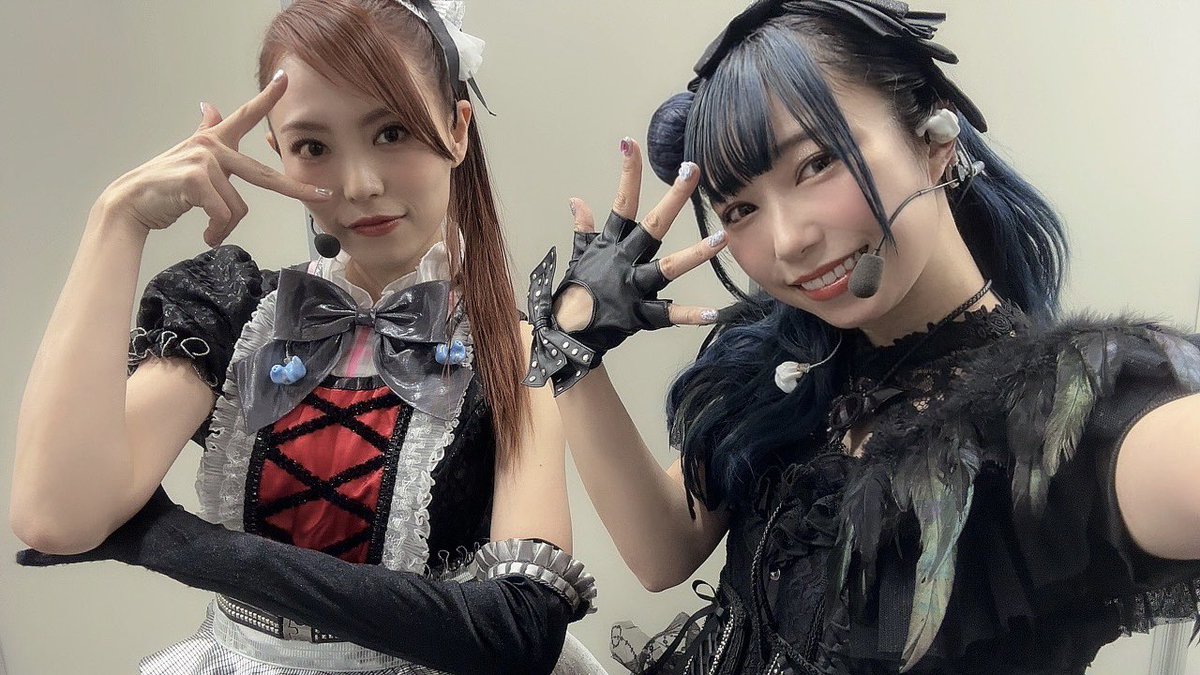 Aikyan_'s tweet photo. 今回のユニット甲子園の延長戦で
ヨハネのセンター曲「Deep  Resonance」をクール組のコラボ曲に選んでいただけて、みんなと歌えて本当幸せでした。

そして尊敬するあちゃ(こと田野アサミさん)と一緒のステージで熱く歌えたのは、ヨハネとしても、わたし的にもグッときてしまった…！愛！
#lovelive https://t.co/UwbNrmgONu