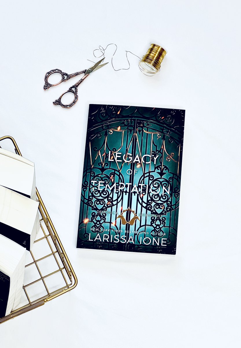 SubakkaB's tweet photo. Thank you @getredpr and #blueboxpress for #Legacyoftemptation by @LarissaIone 

#booktwt #writerslift #writersoftwitter #readers #fantasy 

A fantastic start to a new series! I'm hooked. https://t.co/GdKXoTsbWS