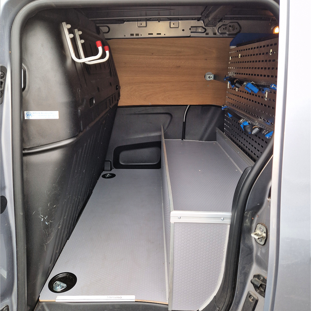 vehicleaccltd's tweet image. This Vauxhall Combo is now equipped with:
- Raised flooring
- Sobogrip floor
- @Sortimouk drawers &amp;amp; racking
- Perforated Panel with added lashing rails and ratchet straps
- Metal hooks and seat organiser
#sortimo #sortimoracking #sobogrip #vanflooring #lashingrails #racking