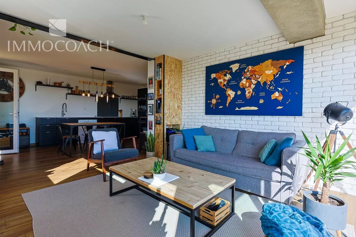 𝐁𝐚𝐢𝐬𝐬𝐞 𝐝𝐞 𝐩𝐫𝐢𝐱 𝐝𝐞 𝐜𝐞𝐭𝐭𝐞 𝐛𝐞𝐥𝐥𝐞 𝐦𝐚𝐢𝐬𝐨𝐧 𝐚𝐯𝐞𝐜 𝐯𝐮𝐞 𝐦𝐞𝐫 𝐚̀ 𝐇𝐲𝐞̀𝐫𝐞𝐬 ! ✨

Découvrez cette belle maison entièrement rénovée en 2021, offre une vue panoramique sur la mer et les Iles d'Or.

+ d'infos auprès de Lydie Ganache au 06.20.30.40.88