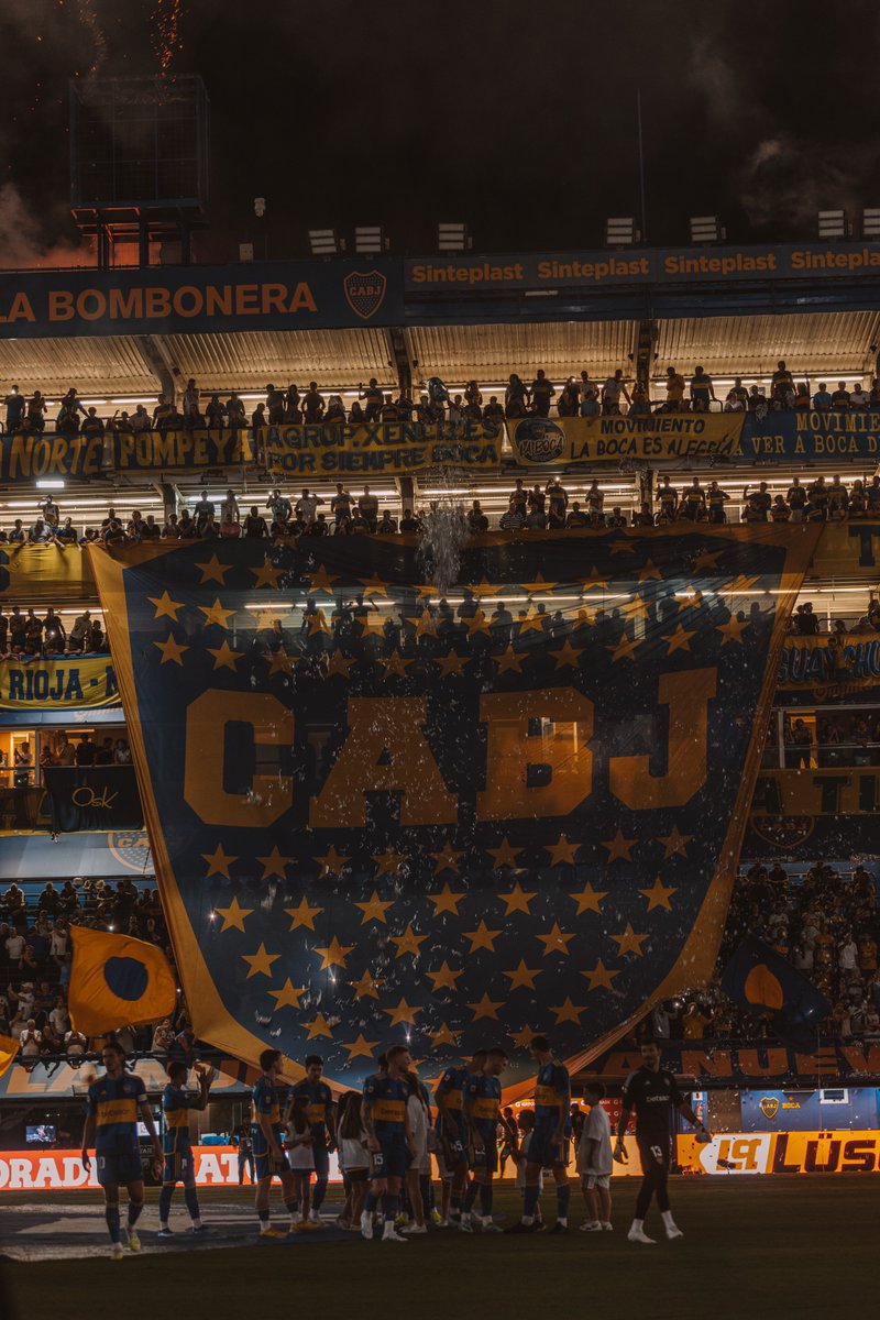 BocaJrsOficial's tweet photo. Mística Pura ✨💙💛💙

🎨 @lachinasanjuann https://t.co/rH8X8ZvJF9