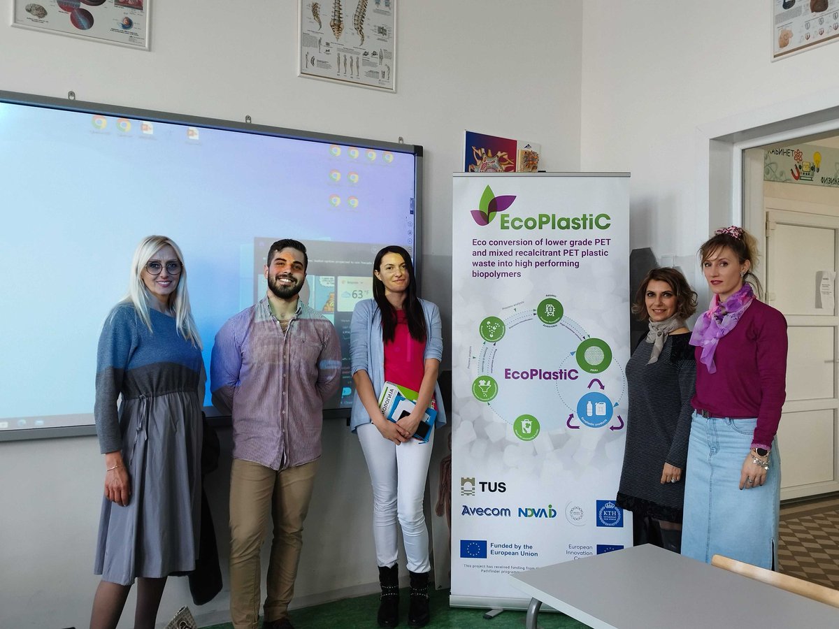 _EcoPlastiC_'s tweet image. Part of the European Researchers’ Night is the initiative ‘Researchers in schools’. Our colleagues from @IMGGE presented the EcoPlastiC project in several high schools across Serbia in February! 🏫

👁️👁️ Read more: ecoplasticproject.eu/posts/european… 

#projectpromotion #science #outreach