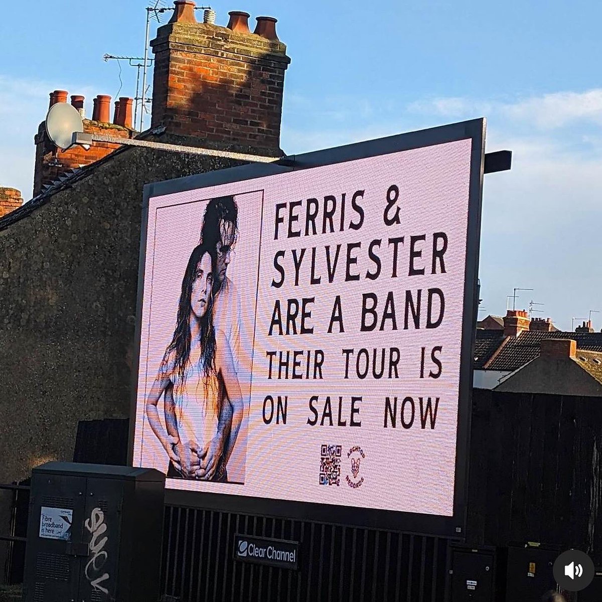 Still not used to this 👀🥹♥️ Anyone seen us around??? Keep sharing your snaps, this is nuts. PS, we’ve made it to Scotland 🏴󠁧󠁢󠁳󠁣󠁴󠁿 we play @kingtuts tonight, come along 💫 ferrisandsylvester.com/tour