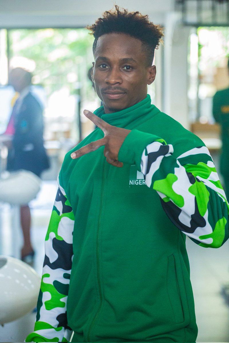 📷:

Nigerian weightlifter, Edidiong Umoafia won three gold medals in the men's 67kg weightlifting event at the ongoing 13th African Games in Accra,Ghana.

Kojubelo.

#AfricanGames2024 
#AfricanGames 
#TeamNaija